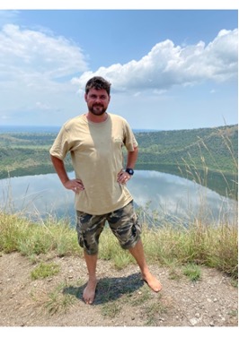 safari tour guide uganda